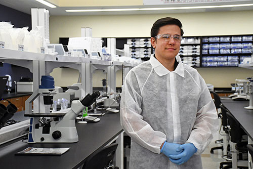 San Jacinto College biotech instructor Kevin Rodriguez